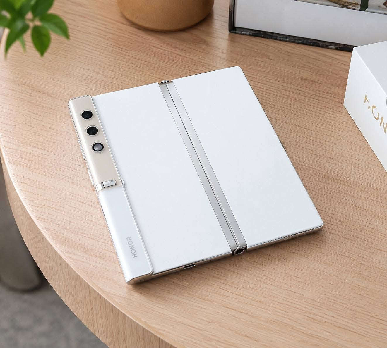 للبيع – Honor V Purse (512GB / 16GB RAM) 📱
🔹 اللون: أبيض
🔹 السعة: 512GB
🔹 الرام: 16GB (8+8 Turbo)
🔹 المعالج: Snapdragon 778G
✅ المفصل سليم 100%
✅ الجهاز نظيف ويعمل بكفاءة تامة
✅ مع الكارتون

💰 السعر: 650 ألف دينار عراقي (قابل للتفاوض البسيط)

📍 لا يوجد توصيل.

للاستفسار أو التواصل، راسلني على الخاص.


**إذا كنت صاحب هذا الإعلان وتريد حذفه لأي سبب، رجاءا أرسل رسالة إلى الدعم الفني**