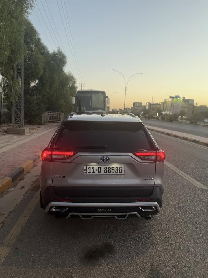 راف فور هايبر 2022
سيارة فول مواصفات فئة xle
نقطة عمياء 
رادار
بصمة
فتحة
تبريد قطعتين
تحكم ستيرن
3 أنظمة قياده ايكو نورمال سبورت
سيارة نضيفة بمعنى الكلمة
سويتله قبل فترة حداديه 
گصيته من امريكا على ايدي 
حادثه كلش مرتب حافه جاملغ وبنيد بدون ايرباك بدون دواخل وبيه pdr خلف باب السائق كلش صغير 
ماشية 75 الف كيلوا متر

رقم صاحب سيارة ***********

🟩

