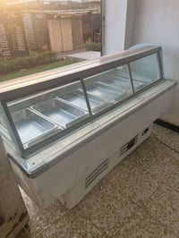 عارضة تبريد مقبلات شغلها تبريدها كلش زين التواصل مع الرقم 0774 976 668...