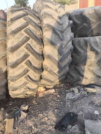 تايرات خلفية حجم38 على 18 الاتصال ‏‪0775 764 5355‬‏