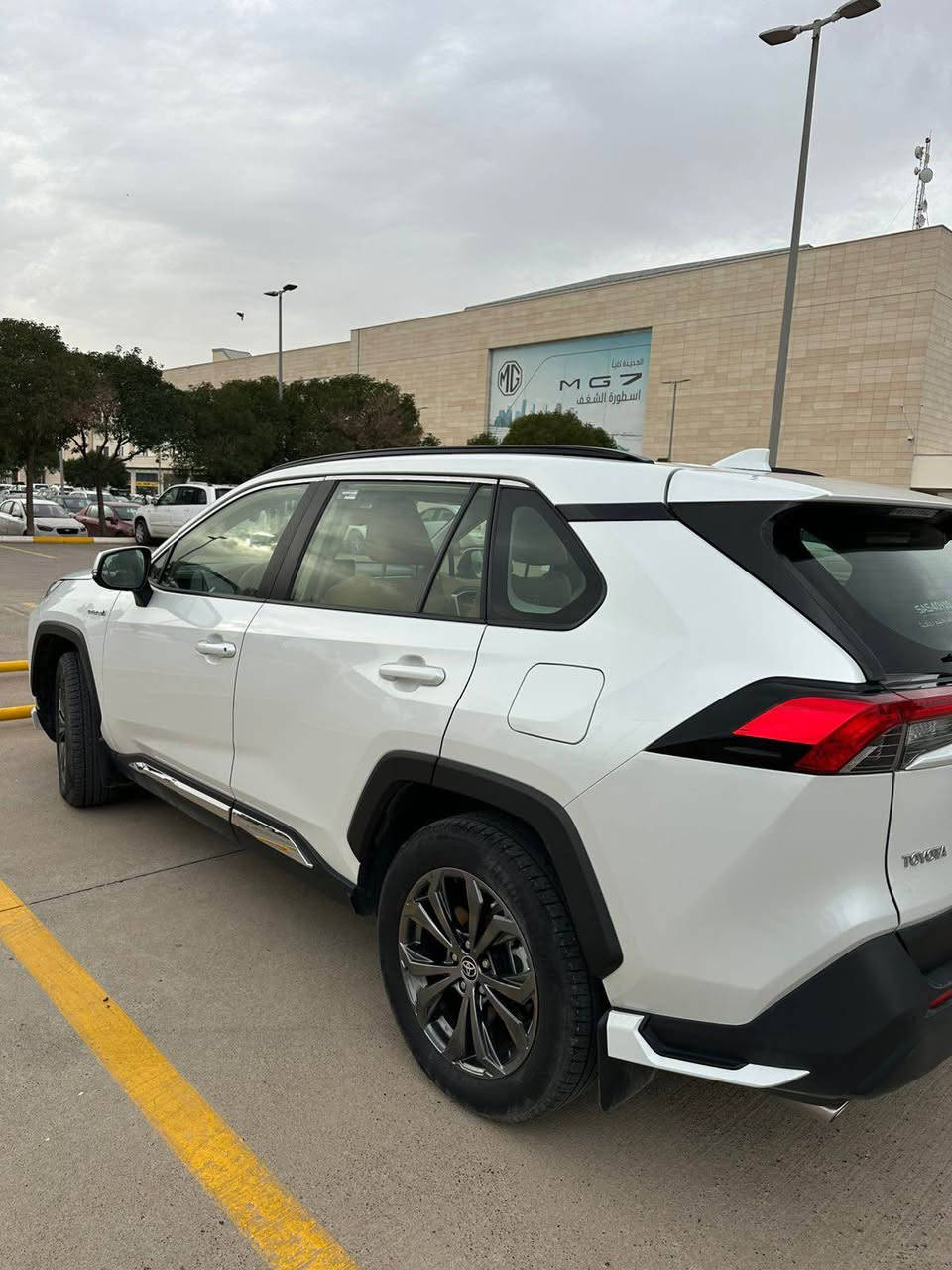 Rav4  haybird
سفری شەریکە زەمانی ٦ سالی پاترەکەی مایە  بی سبوخ  تانها ٣ پەنجە ساردە کوتی هەیە رسمم دانایە  ٣٠ هەزار رۆیشتووە 

0750 484 9091 أربيل, العراق
