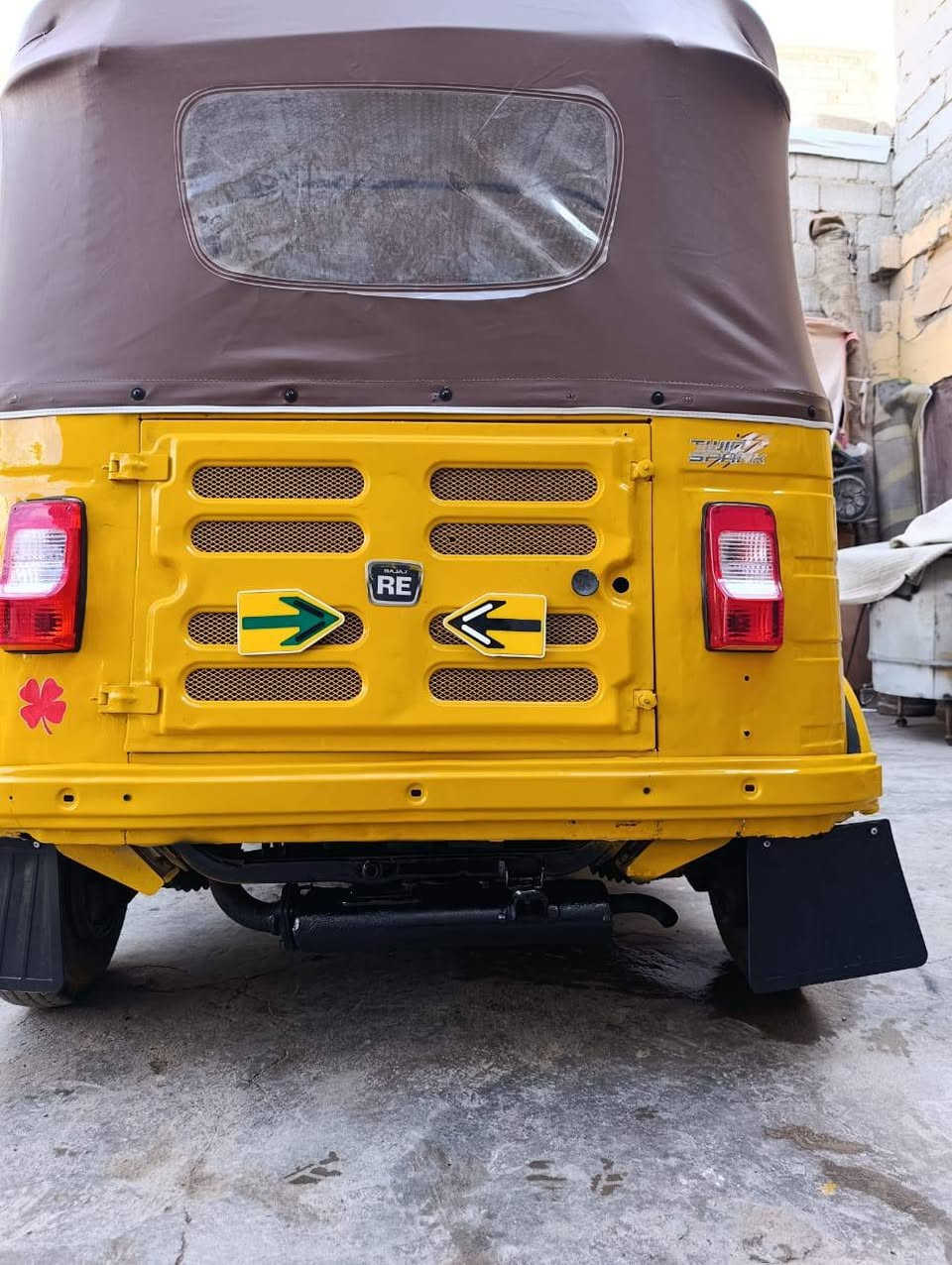 السلام عليكم تكتك للبيع موديل 2019 بشهر 11 بيه مكينه مال 20  مصبوغه لجماليه فقط المكان كربلاء ام داخلي اوراق التكتك  سعره 4 و 500  وبيه مجال رجان لا طب خاص مكلف بل نشر ***********
