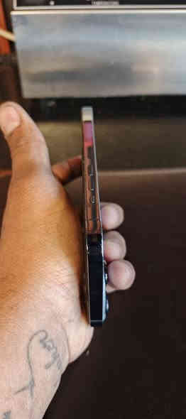 ايفون ١٣برو ماكس شرق اوصط امبدل شاشه نوعيه راقيه فيس ايدي شغلا كفاله الجهاز فقط شاشه السعر ٥٥٠الشراي يتصل ***********
