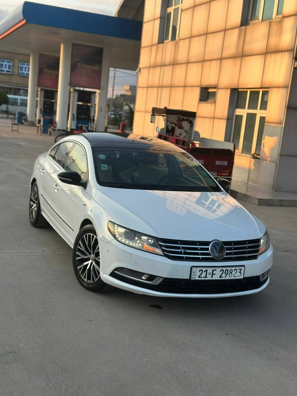 الجميلة الألمانية Passat CC 2013 - للبيع 🇩🇪
سيارة غنية عن التعريف، تجمع بين التصميم الرياضي الـ (Coupe) وفخامة السيدان. السيارة (مال جناي) ومحافظ عليها جداً، بحالة نادرة وبدون أي حوادث.
🔍 التفاصيل العامة:
رقم السیارة: سلیمانیة دولي الجديد
الموديل: 2013.
المحرك: 2.0 Turbo (أداء جبار واقتصادي). 

ملاحظة،،مكينة جديدة مع تفرعتها منظومه ماء تيربو تبريد السيارة عليه ادامه كامله ب 25 ورقة

الحالة: خليجي كفالة من صبغ والحادث 
✨ المواصفات والتقنيات:
✅ Auto Park: نظام ركن السيارة الذاتي الذكي.
✅ Auto Hold: ميزة التوقف التلقائي المريحة في الزحامات.
✅ بصمة: تشغيل ودخول ذكي.
✅ مرايا شفط: طي كهربائي مع تعتيم.
✅ فتحة سقف + كراسي مخمل الوكالة (تحكم كهربائي).
✅ كاميرا خلفية أصلية + شاشة  + حساسات أمامية وخلفية.
✅ لايتات زينون عدسة مع إنارة ترحيبية مميزة.
✅ تبريد ثلج: قطعتين منفصلة (Dual Zone).
💵 السعر:
السعر المطلوب: 13,500$ (135 ورقة).
ملاحظة: يوجد مجال بسيط جداً للجادين فقط بعد معاينة السيارة.
📍 الموقع: بغداد
📞 للاتصال والاستفسار:***********
