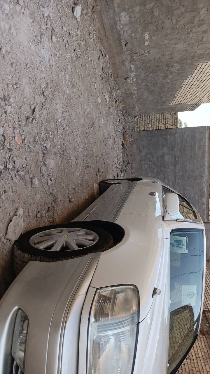 سلام عليكم سيارة دخول جديد
ماشية 138
ملكة ادوات موديل2002 متؤمة رقم سليمانية دولي طبق الاصل 
كصة قمارة سيارة جديدة كارتون 
محرك ديفور الجبير كارتون تخم تأير وباتري جدد تحوير نجف عنواني بغداد السعر 40وبيها  مجال مامتواجد على النت ***********
