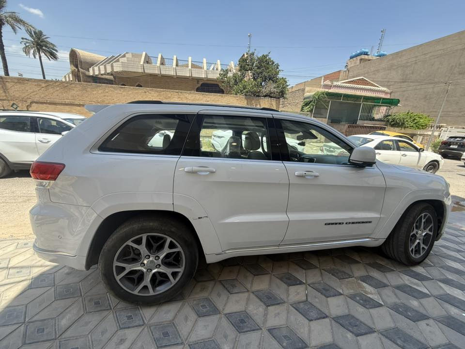 للبيع 

جيب سومت 2018
وارد امريكي كلين صبغ فقط دعامية امامية وبارد بالجاملغ بسيط 
كشنات جلد مختوم سومت 
بنوراما
ستيرن كهرباء
ميموري 
محرك ٨ سلندر ٥٧٠٠ مكفول والكير ايضا كفالة
ماشية ١١٧ الف ميل 
السعر ٢٦٠ وبيهه مجال 

***********
***********واتساب
