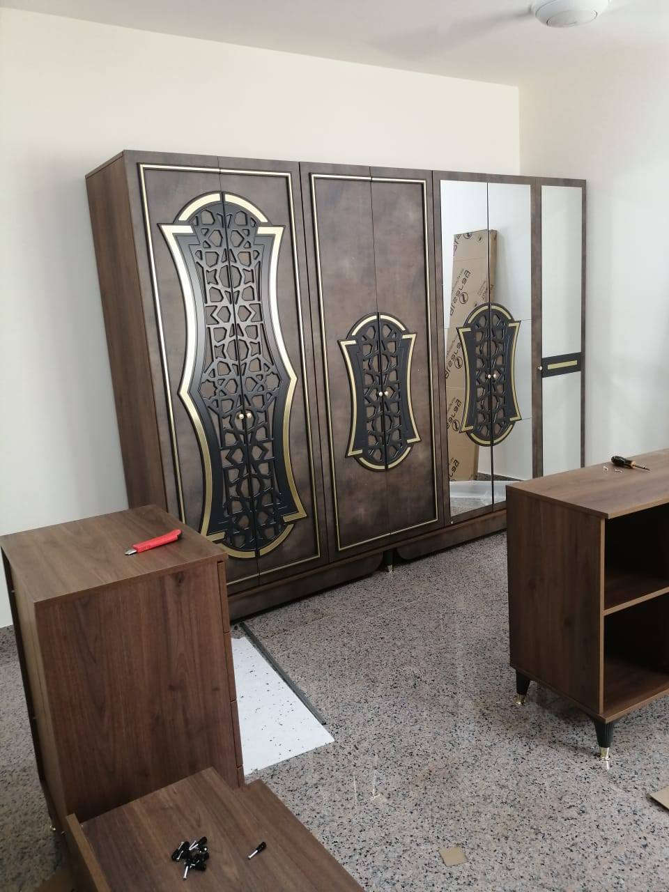 السلام عليكم
غرفة 9قطع استعمال قليل للبيع
الكنتور7ابواب+ميز+جرارات+مراية+جرباية مع الملحقات +يوجد اضاءة في بعض الملحقات
بسعر ٧٧٥
المكان بغداد
للتواصل على الرقم/ ***********
