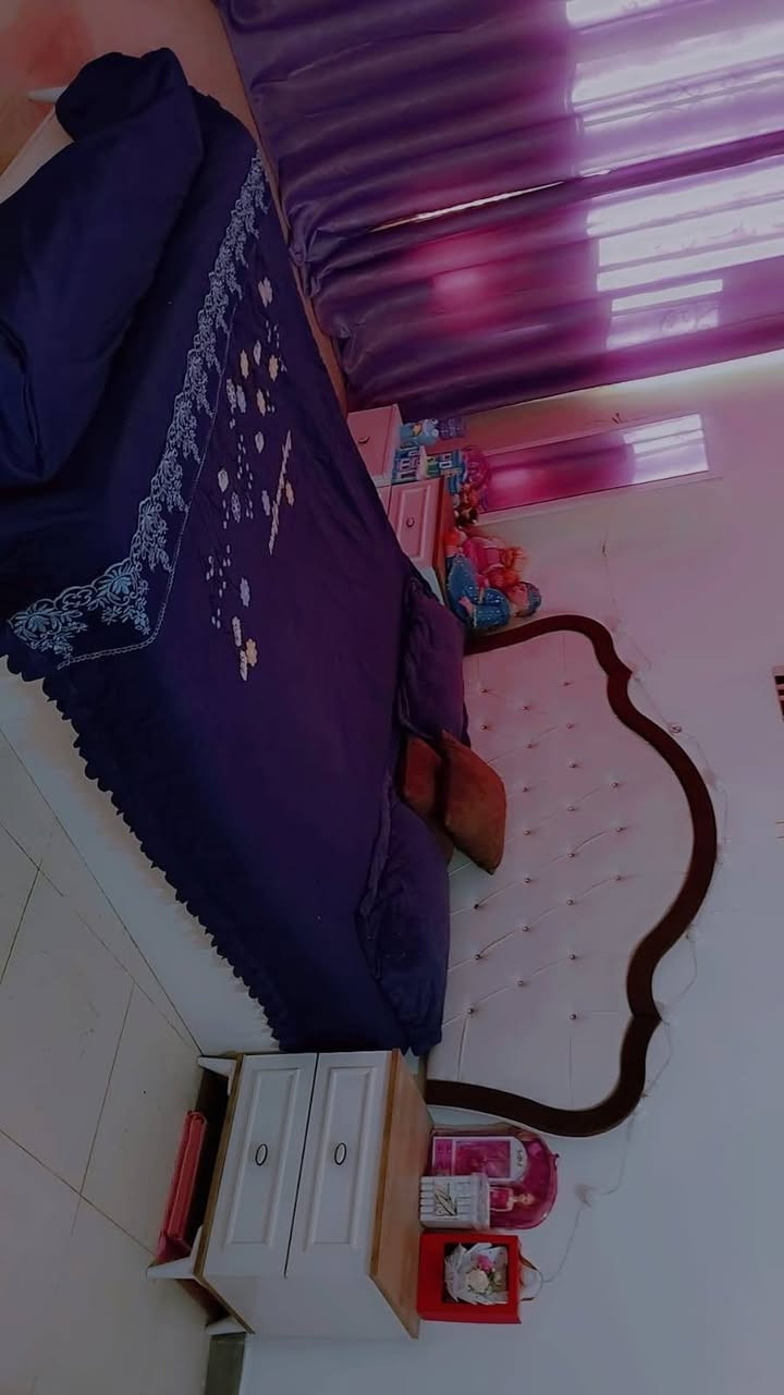 السلام عليكم ورحمة الله 
مكلف بالنشر بيع مستعجل 
غرفة تركيه نضافه فول 5قطع سعرها 350الف
ميز طعام سيراميك مع 6 كراسي سعره 100الف
براد ماء كرافت شغال سعره 50الف 
للتواصل على الرقم التالي 
***********
