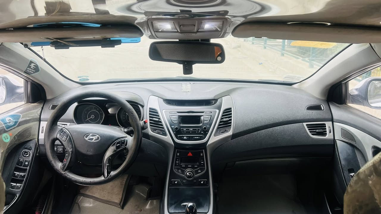 السلام عليكم افانتي موديل 2015 مكفوله كفاله عامه من البارد والصبغ مكان بغداد الدوره المهديه الثانيه 
موصفاته  تفدفه بل كشن وبل ستيرن كامره خلفيه واماميه  تبريد قطعتين  شاشه صغيره يدات نيكل  نضام ايكو  وبيه منضومه غاز السياره خير من الله  الشراي يتصل ***********
