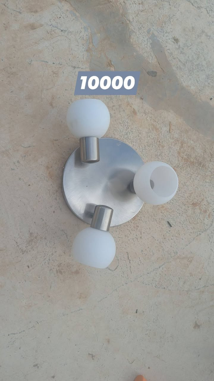 ئه م اشیایانه بۆ فرۆشتن نرخیان له سه ره ***********

