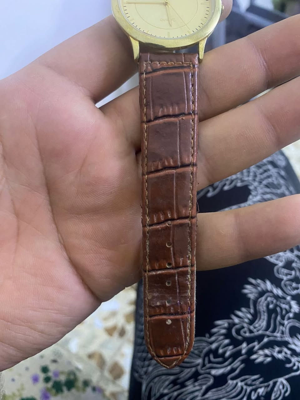 ساعه للبيع طلاء ذهبي 22k مكينه كوارتز ياباني
قيم سعرها واشتري بالعافيه عليك


**إذا كنت صاحب هذا الإعلان وتريد حذفه لأي سبب، رجاءا أرسل رسالة إلى الدعم الفني**