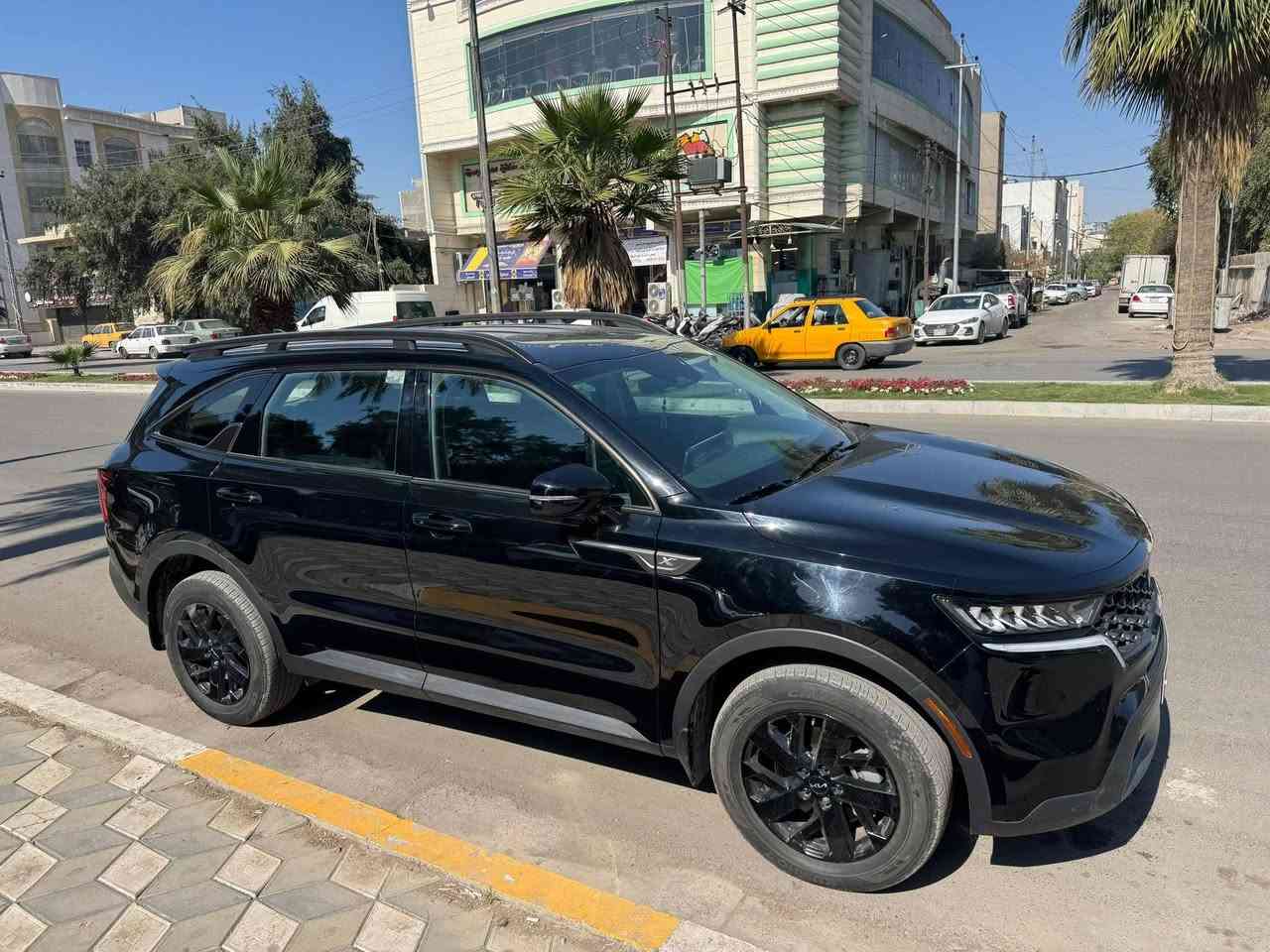 السلام عليكم
مرقم جاهز (رقم بغداد )
كيا سورينتو X-Line 2023 دخول 
٧ راكب  ماشية ١١ كم
محرك ٤ سلندر ٢٥٠٠
بصمة تشغيل عن بعد 
داخل جلد  حساسات  أمامي  خلفي
شحن واير ليس 
اشاير بالمري 
شاشة  كبيرة لمس 
تبريد  قطعتين 
داخل جلد 
تدفئة كشنات 
نظام حفظ المسار  وبعد هواي مواصفات 
صور الحادث موجودة بالمنشور 
السعر  222
موبايل .***********  ابو طيبة / الكاظمية
