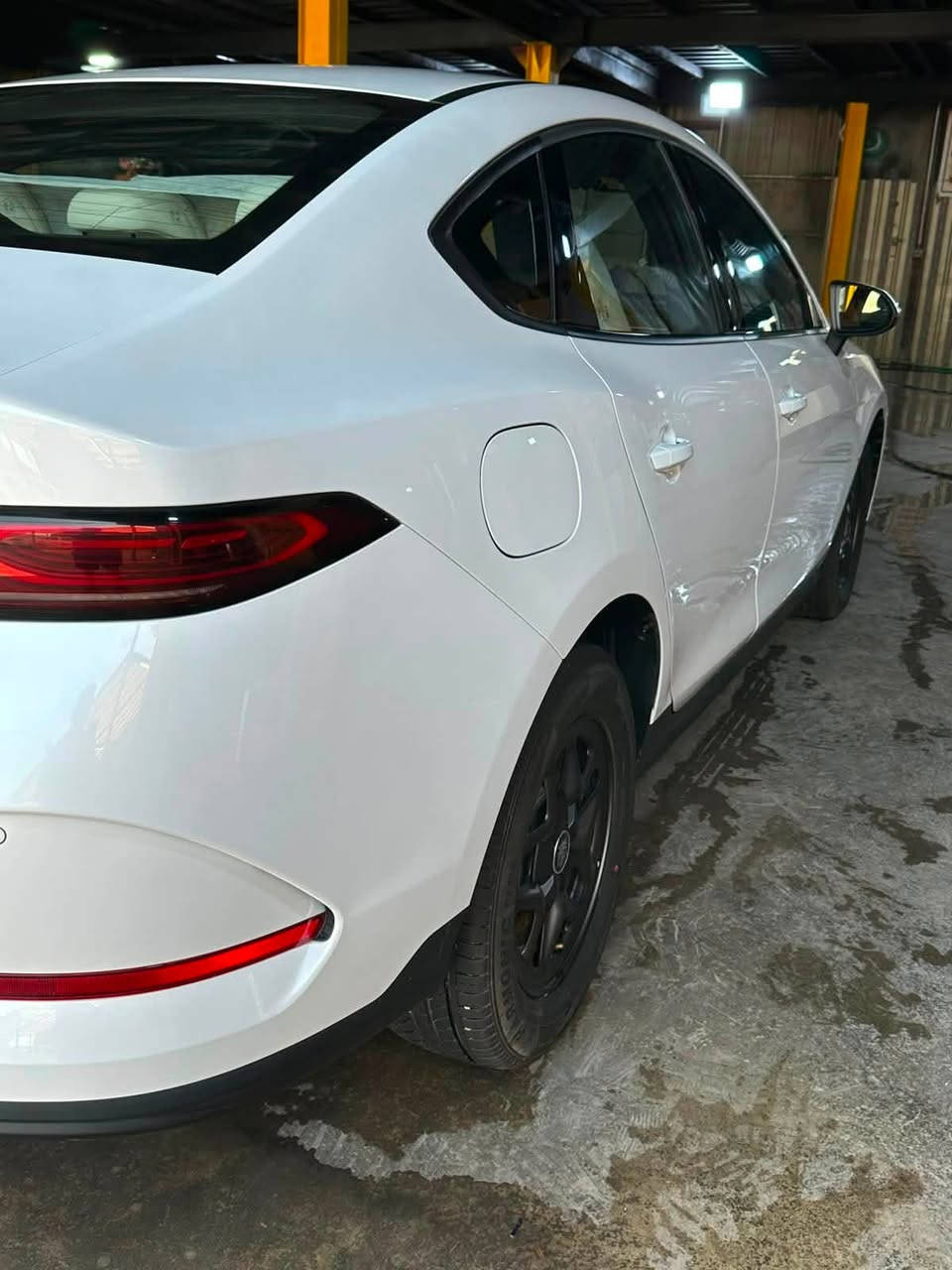 بي وادي  جن بلص  2025  زيرو ماشية200 كيلو. وداخل ابيض مو زيتوني
بلكن هايبرد  ثلاث انظمه هايبرد + بانزين  شحن ذاتي + شحن خارجي تمشيك2200  كيلو سعه خزان الوقود 65 لتر 

ملاحظه شاحنه اصليه وكارت + فوم معالج اطار 

🔥مثبت لوحات سنويه باسمي 🔥

عنوان /بغداد_الدورة_ابو طيارة 

💥محرك يعمل لشحن البطاريه فقط  1500 هجين ثلاث انظمه شحن ذاتي + هايبرد + شحن خارجي 
💥داخل جلد ابيض لونين  بطاين بوب جلد ابيض واسود 
💥دركة دي جلد وحياكه 
💥بكلايت لد خليه 
💥بصمه +كارت 
💥هاندر بريك بصمه اوتو هولد 
💥كيجات شاشه 
💥شاشه كبيره تبريد شاشه 
💥لايت ليد لايت اوتو  + لد صباحي 
💥اشاير مري
💥تبريد قطعتين 
💥ويل كب اسود بلادي حجم 16 
💥ايرباك عدد 10
💥السعر (18600) وبيه مجال 

الهاتف📞 ***********
