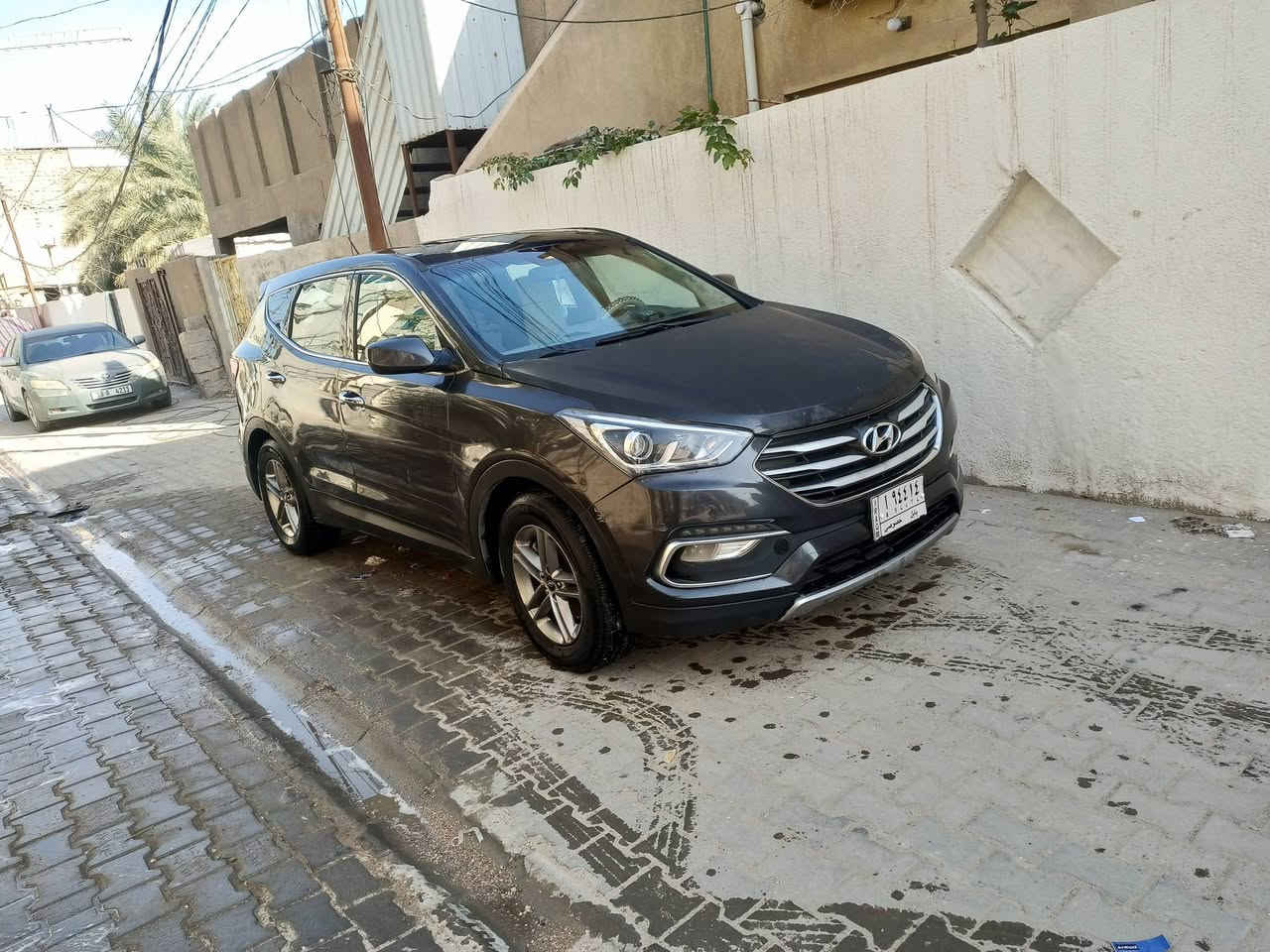 سلام عليكم
سنتافي 2018/ امريكي /خمسه راكب
محرك/ 2400/ جي دي اي
اللون /رصاصي 
الرقم / بابل   بأسمي 
مكان / كربلاء 
الحادث / جاملغ وبنيد بدون دواخل الشاصي  واللغود مابيهن شي والباب الخلفي مرجعي حار  الجاملغ الخلفي بي طخه بسيطه 
كير ومحرك مكفول 
حداديه جديده 
باتري جديد 
السعر / 145  وبيها مجال للشراي 
الموشراي ليدخل رجائآ بدون احراج 
رقم الموبايل ***********
الرقم الثاني ***********
