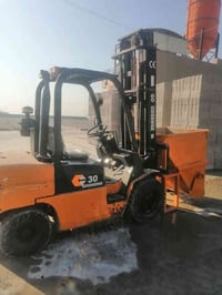 للبيع رافعة صيني 3 طن 07507327313 /07705905139