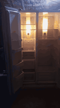 ثلاجه جبيره 28 قدم نضيفه كلش شرط الفحص للبيع سعره 250 وبيه مجال اتصال هاتفي ***********
