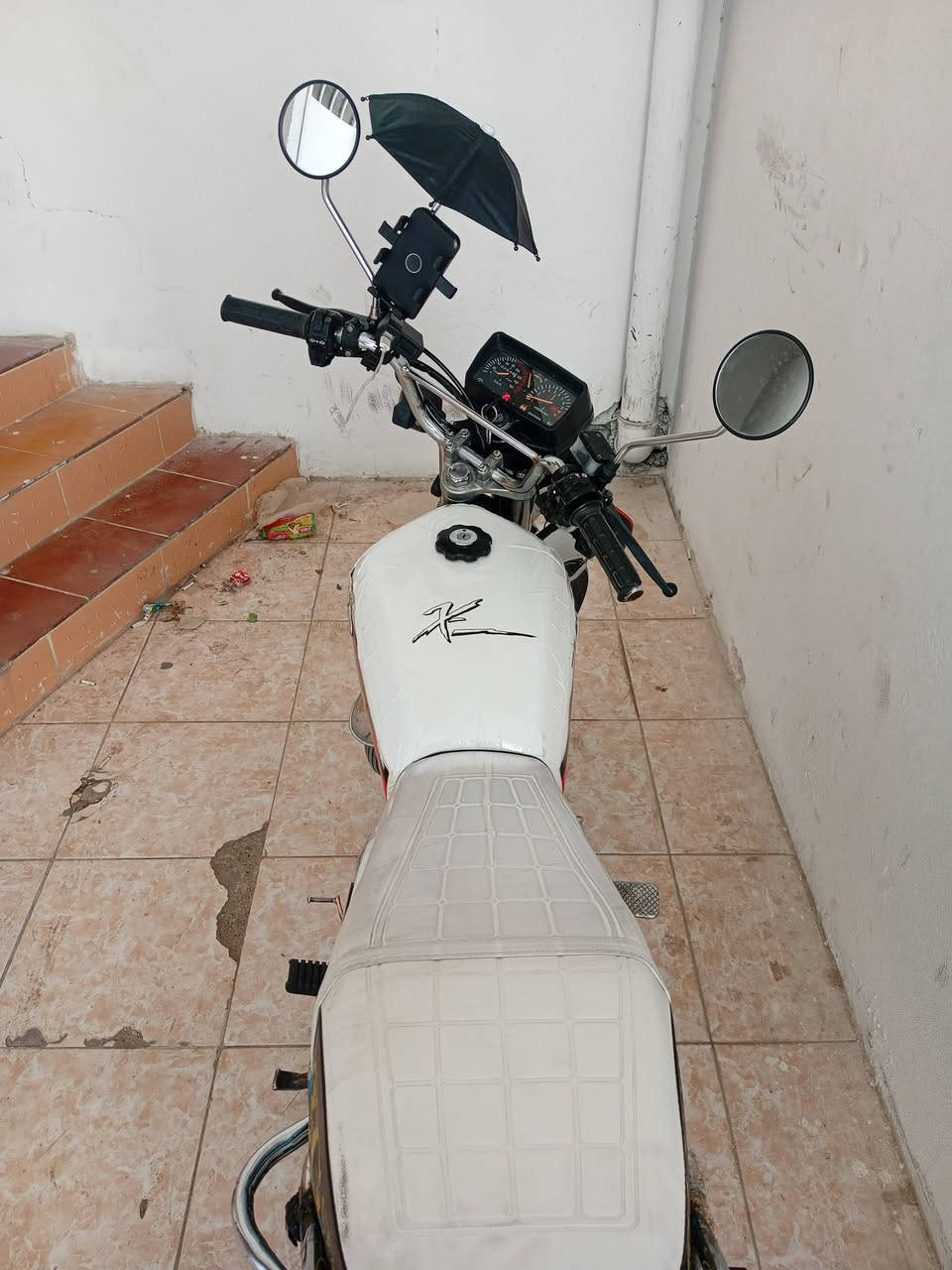 دراجه لل بيع سعر 380وبيها مجال
موقعي سليمانيه قرب امع لكبير لتواصل ***********واتس اب
