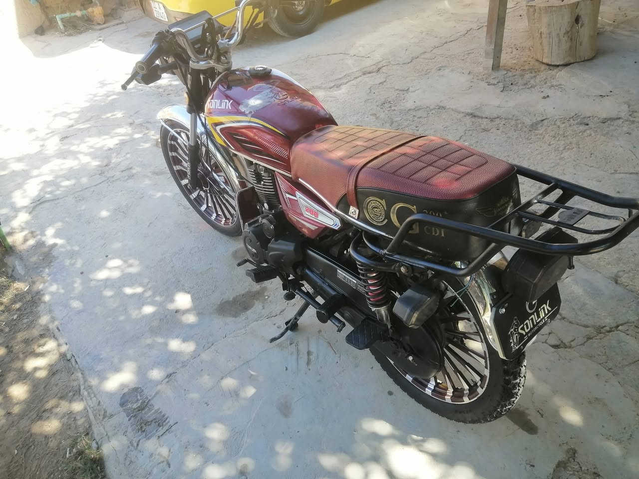 السلام عليكم دراجة ايراني سولنك للبيع محرك 200 موديل 25دراجة مكفوله كفاله عامه كير ومحرك مكفولات دبلات بلاديه كهربائيات كله شغاله  وياله اصليه سلف وهندر  دشبول شاشه الدراجه كامله  السعر ب675 وبيه  مجال للطيبين مكاني بابل محاويل ***********
