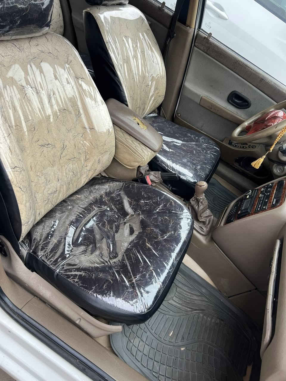 السلام عليكم سياره سمند للبيع موديل 2011بيها ضربه بل جاملغ امامي والبنيد  تخم تاير حداديه جديده كير مكينه خير من الله  السعر 42 بيها مجال للاستفسار ***********
