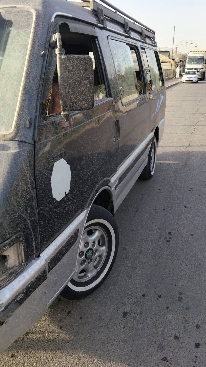 كيا بستا موديل 94سنوية نهاية ال2027يعني 2028 دوشمة نضيفة فول كير مكينة اكسل خير من الله ترايك وين متريد بس يرادلهة ترتيبات سيارة مهمولة السعر 37وبيهة مجال مطلوبة غرامات وهيئة ينزلن من السعر للستفسار اكثر ***********
