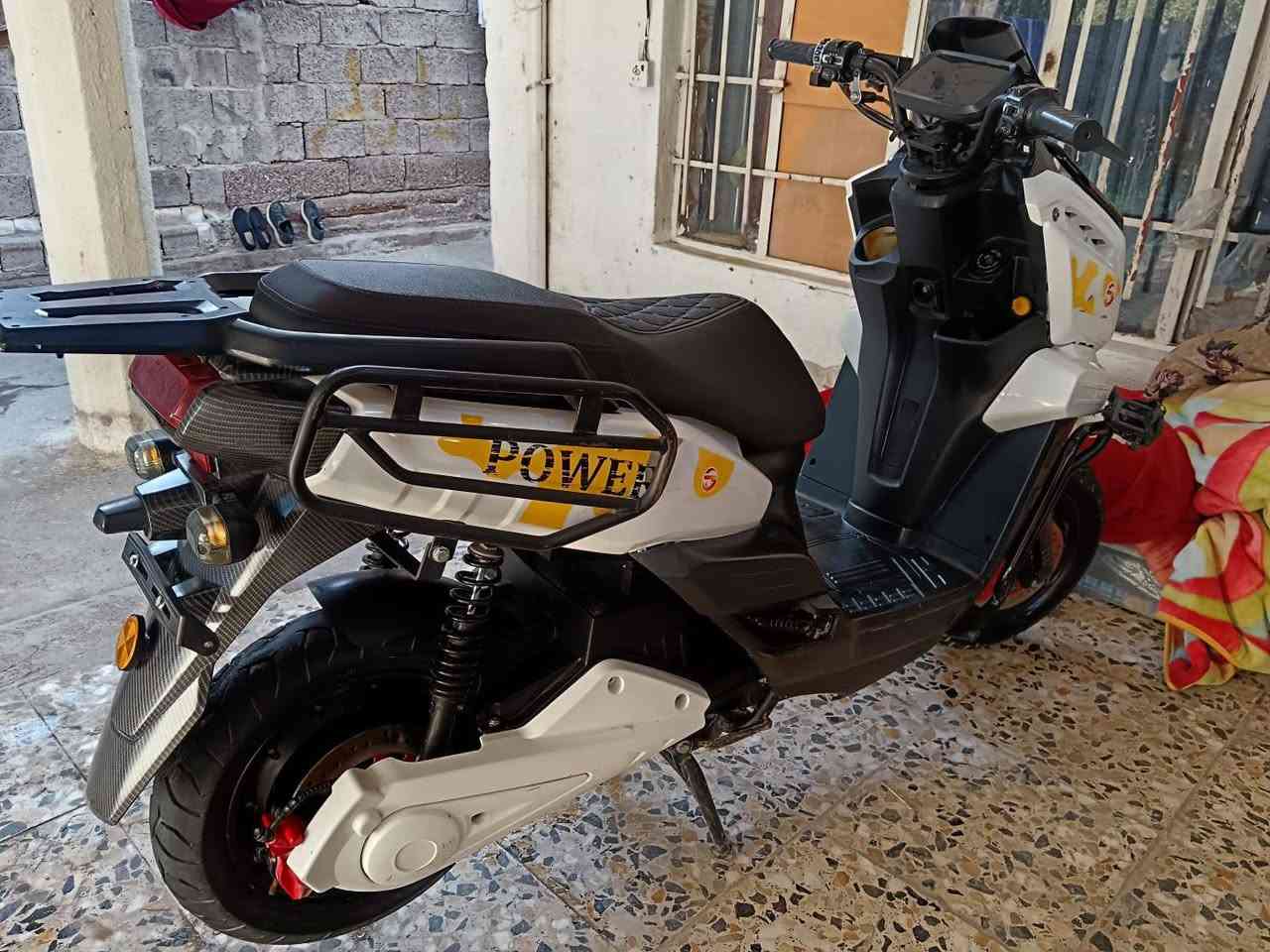 دراجه شحن جديده بمعنه الكلمه كلش نضيفه مستعمله شهر أقل 
مكاني الشعب رقمي *********** خابر وبلخدمه
