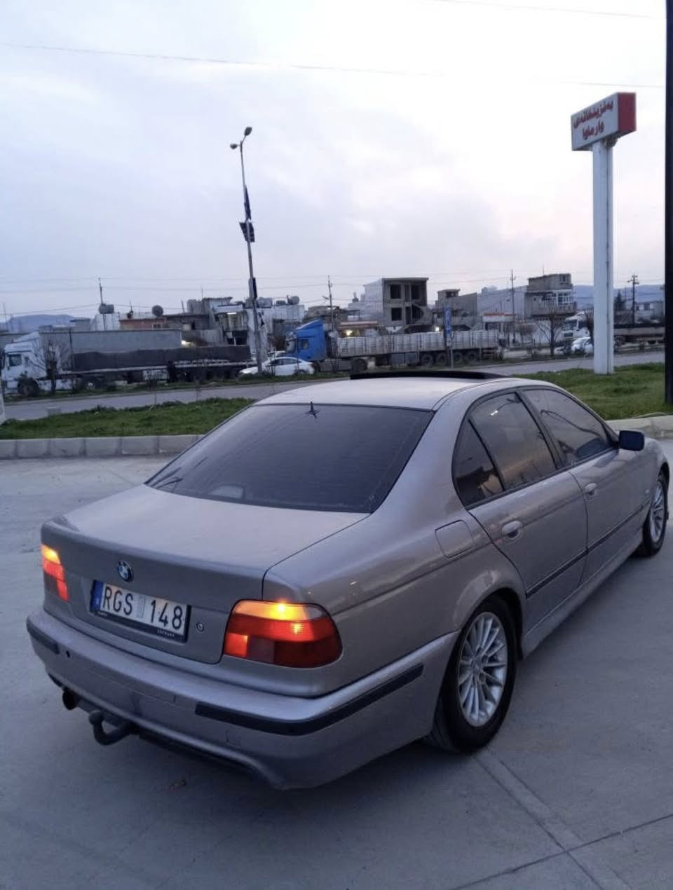 فرؤشتن و گورينه وه
بيئيم سه قه ر 525 
فول مواصفات 
مه نه فيست ئه صلى ابرايم خه ليل
نموونه ى جوانيه 
گه نجانه يه 

سلايت شوشه 
ده عمى پيشM
ده عمى دوا M
عه ته رى M
لايتى M

تؤماتيك 
ده بل گير 
٤جام كاره با +ئؤتؤ

ته بريت سارد و گه رم له سه ر سويچ
ناو ره ساسى 
كوشن جلد 
كوشن هيته ر 
سوكان ڤؤليؤم
شاشه ئايپاد 

٤تايه و ويلى لؤكى بيلادى له ژيردايه 

 بى ده عم بي ليدراو 
بوياخ سه قف و حيزام به شه رت 

به شه رتى گير و مه كينه و ئه كسل و 
ته وره قه و مه نه فيست و هه موو شتى 

شوين؛زه را يه ن 
                                                    ***********
