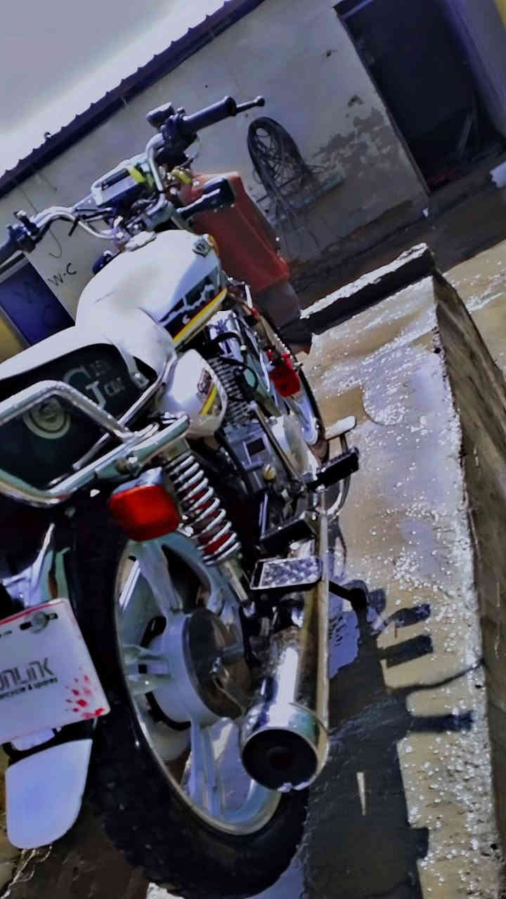 سلام عليكم شباب دراجه لبيع سافان مديل 23  ودراجه كامله من كلشي وراق اصولي مكاني ديوانيه *********** بس عله هذه رقم موجود ولسعر مليون 75 الف
