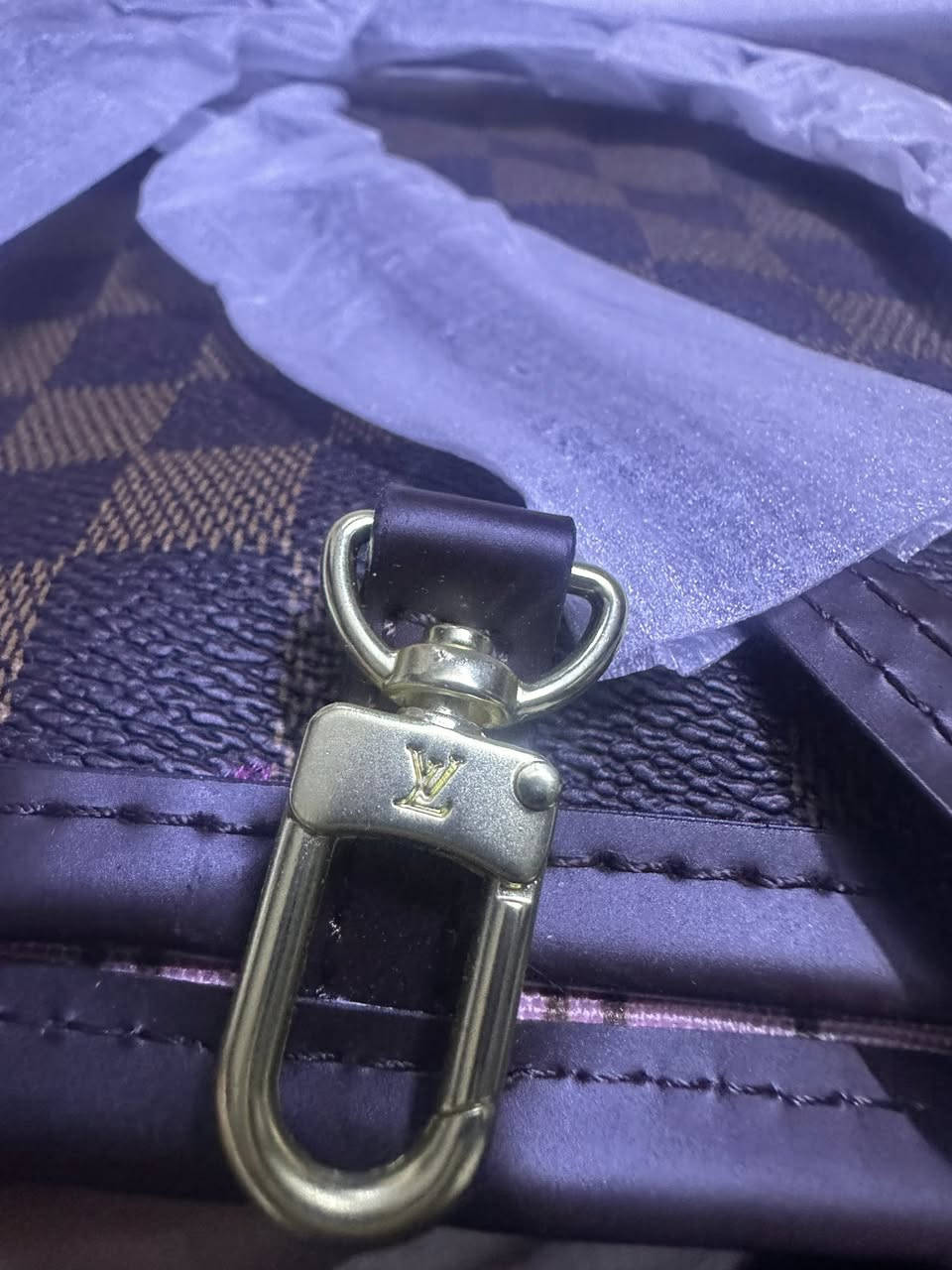 حقيبة لويس فيتون موديل "Neverfull" من قماش "Damier Ébène" الكلاسيكي


**إذا كنت صاحب هذا الإعلان وتريد حذفه لأي سبب، رجاءا أرسل رسالة إلى الدعم الفني**