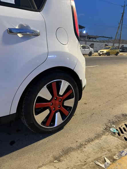 Kia soll
‎كيا صول بلاس موديل 2015 (خليجي) 
ماشية 77 الف كيلو وليس ميل حقيقي
رقم بغداد الدولي
مكينة 1600 دوش
مواصفات 
سقف بانوراما 
كامرة
حساسات خلفيه
يدات نيكل
مري شفط+ اشاير بل مري
تبريد شاشة بيانو 
داخل بيجي 
تخم تاير جديد
باتري قبل سبوع شديته
جامه امامية اصلية جديده 

*السياره نظيفه حيل وكلشي بيه جديد بيه صبغ قطعتين وربع بسبب الطخات بسيطه الجاملغ الامامي صفحة الصدر والباب الي خلف الصدر وربع الجاملغ الخلفي

العنوان بغداد الكرخ

السعر 132 ورقه وبيه مجال بسيط

للاستفسار 
***********
***********
