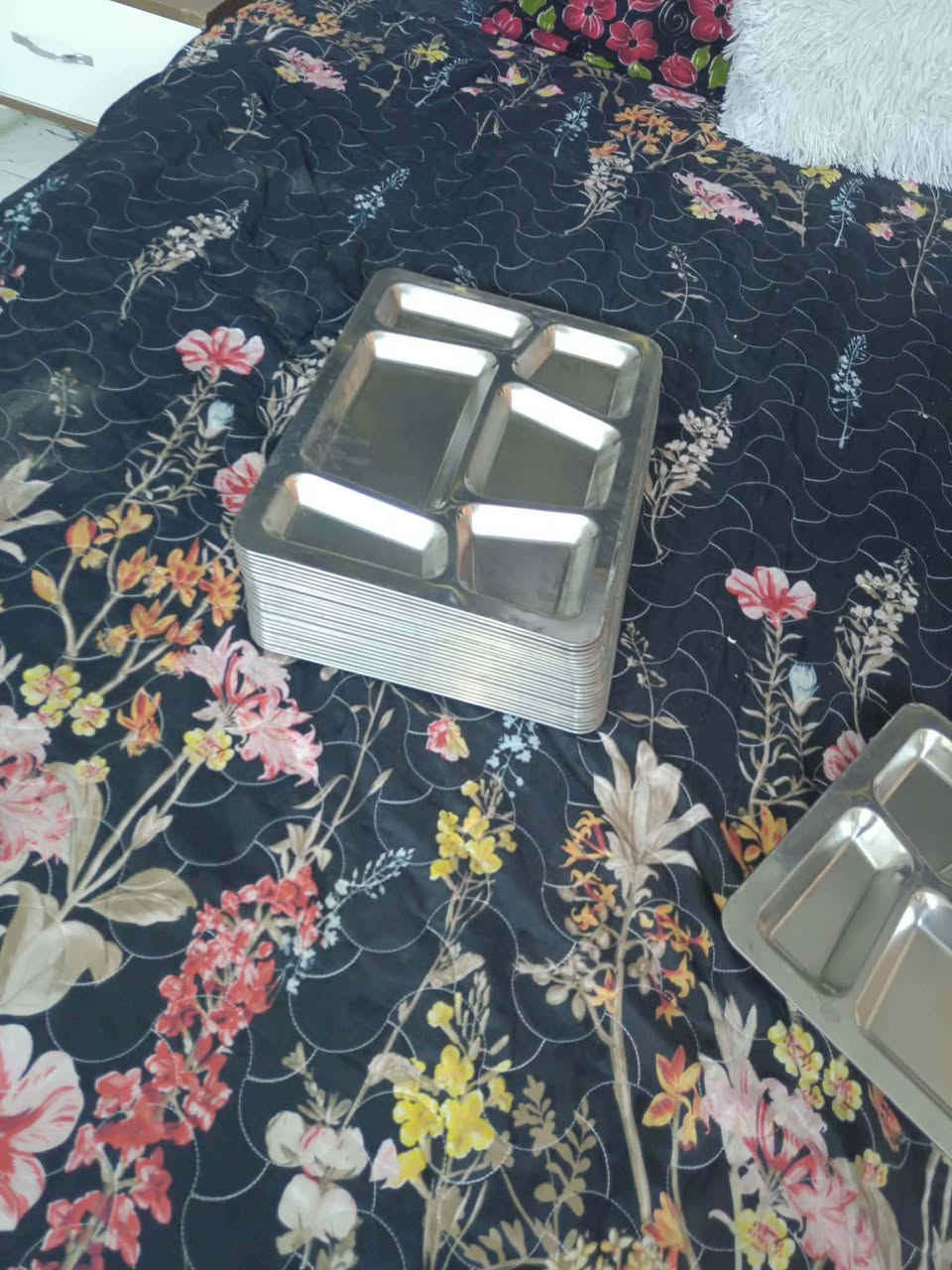 مبرده للبيع الخارجيه اخت الجديده بس نقص ماطور والداخليه كلشي مابيها شغاله الصواني عدد ٢٥ صينيه ابيع شلع ١٥٠ الف قفل


**إذا كنت صاحب هذا الإعلان وتريد حذفه لأي سبب، رجاءا أرسل رسالة إلى الدعم الفني**
