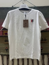 تيشيرت بربري • غير مستخدم • يلبس L