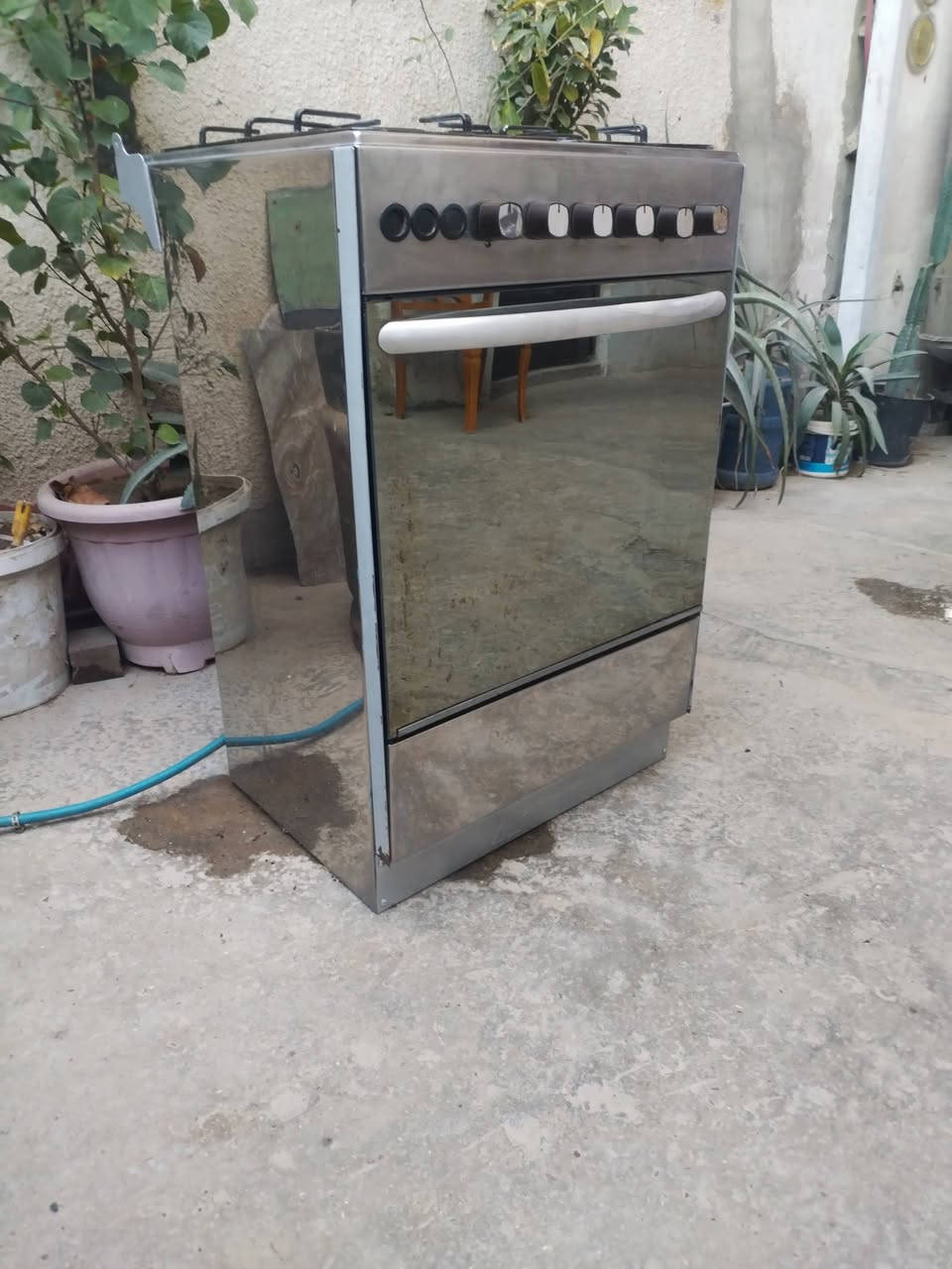 السلام عليكم طباخ مصري نضيف جدآ كله شغل على فحص مكاني الشعله السعر ٧٥ ) ***********
