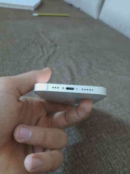 سلام عليكم آيفون 13 عادي 
للبيع نضافه فول الاستفسار اتصال ع رقم 
***********
