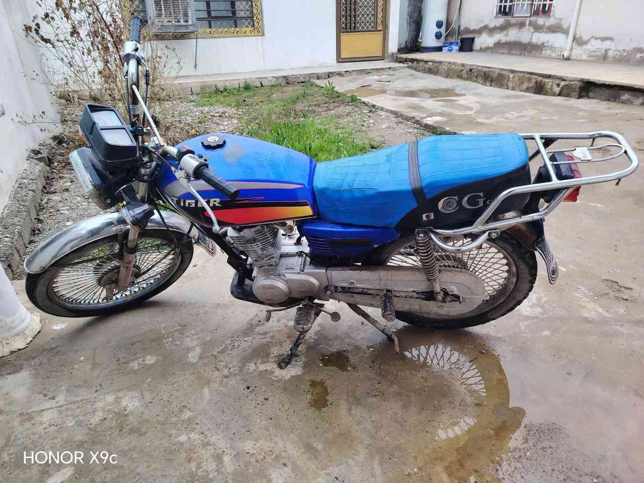 تايكر 2020مامفتوح شرط كلشي بيه شغال بس بيه اسم دخان السعر 450وبيه مجال العنوان موصل الايمن حاوي الجوسق *********** 
***********
