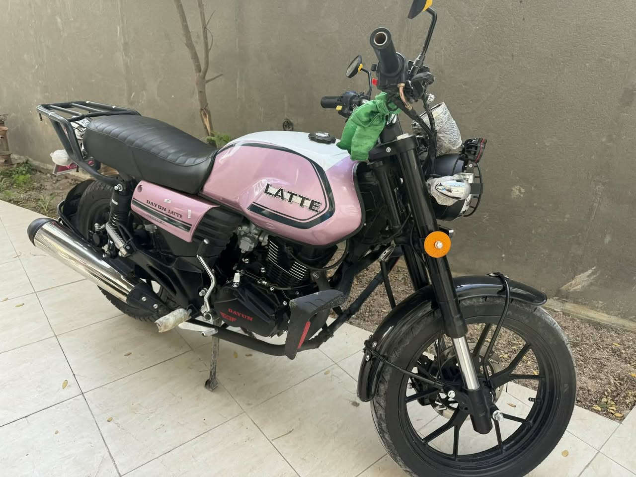 ديوان لايتي. 2024 داخله بنهايه 2025
مكينه 200 سويج سجينه 
بصمه تشغيل عن بعد عدد 2
اوراق اصولي 
دراجه خير من الله نضافه فول احلى من الصوره تجي وتشوف وبيك خير وتدلل عنواني بابل. الحمزه الغربي 
بيها شلعه فول 
للستفسار. الاتصال ***********
