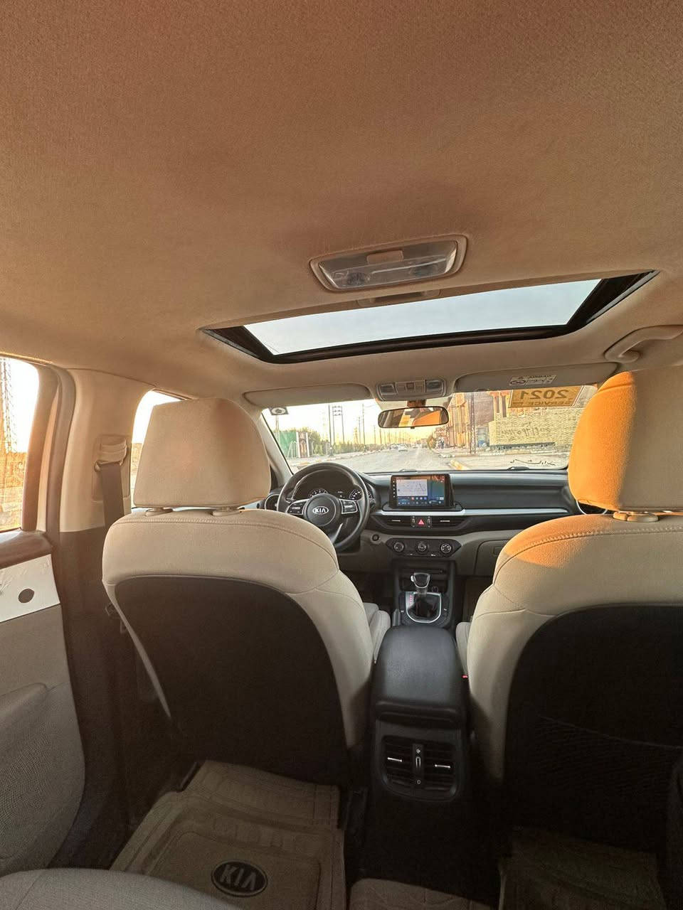 كيا سيراتو مديل 2021 خليجي فول مواصفات محرك 1600
بصمه
فتحه
تبريد قطعتين 
شاشة كبيرة
تشغيل عن بعد
كفاله السيارة 

السعر 173 
مكان السيارة السماوة

للأستفسار ***********
