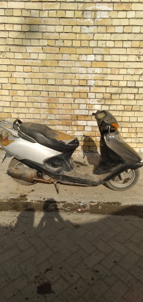 سبيسي ياباني جانت تشتغل بس يحتاجلها باتري و الهندر ما يشتغل سعر خاص واتساب ***********
