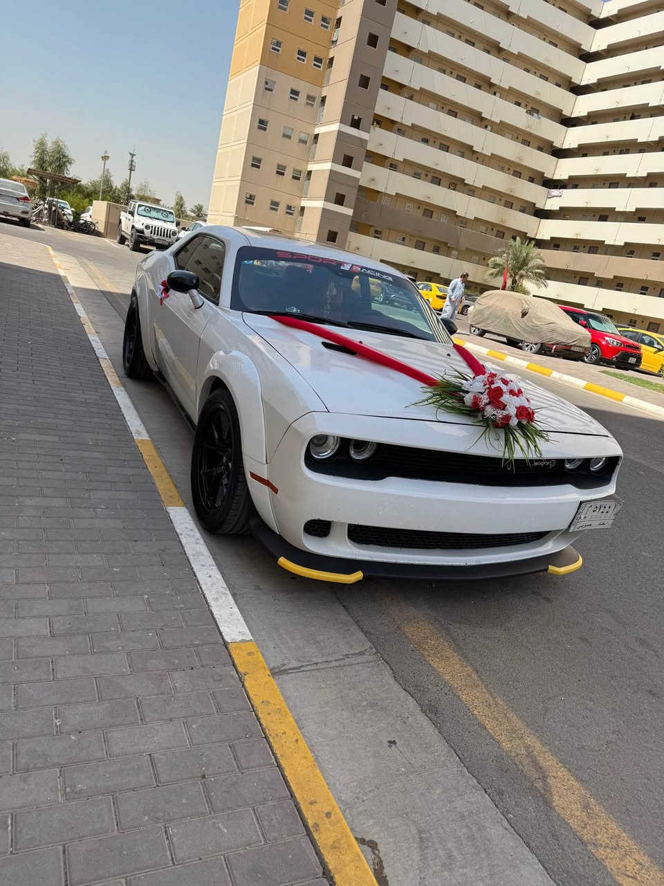 جالنجر 1/1 موديل 2013 مكينه 3600
سياره حادثها جاملغ خلفي وربع من باب السايق 
بيها مكانات الصبغ بدون لغد بدون شواصي 
مكينه 3600 
كير 5 نمر 
شاشه قلاب بلادي بلوتوث اواكس
تبريد قطعتين 
فتحه سقف 
كشن كهرباء 
شفتات ستيرن 
فول تحكم ستيرن 
تدفئه كشنات 
بصمه تشغل + ابواب 
تشغيل عن بعد 
نظام سبورت 
داخل جلد احمر 
وايد بدي 
تخم تاير + ويل كب تو سايز + سبيسرات 
بيها نواقص بسيطه لحيه امام حداديه ٨٠٪؜ 
عنوانها بغداد بسمايه + زيونه

للبيع او المراوس السعر 109 وبيها مجال بسيط 
للتواصل *********** بغداد, العراق
