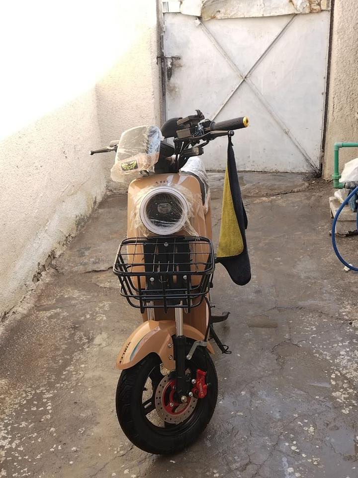 السلام عليكم
دراجه R9 للبيع

مواصفاتها معروفه

شاشه ومثبت سرعه وسماعات بلوتوث وشاشه تطلع السرعه والفولتيه والاعطال وشاحنتها الاصليه ونلي

السعر 450 وبيها مجال

او مراوس بعدله مال لعب

العنوان بغداد حي الجهاد الأساتذه

0777 237 6233
