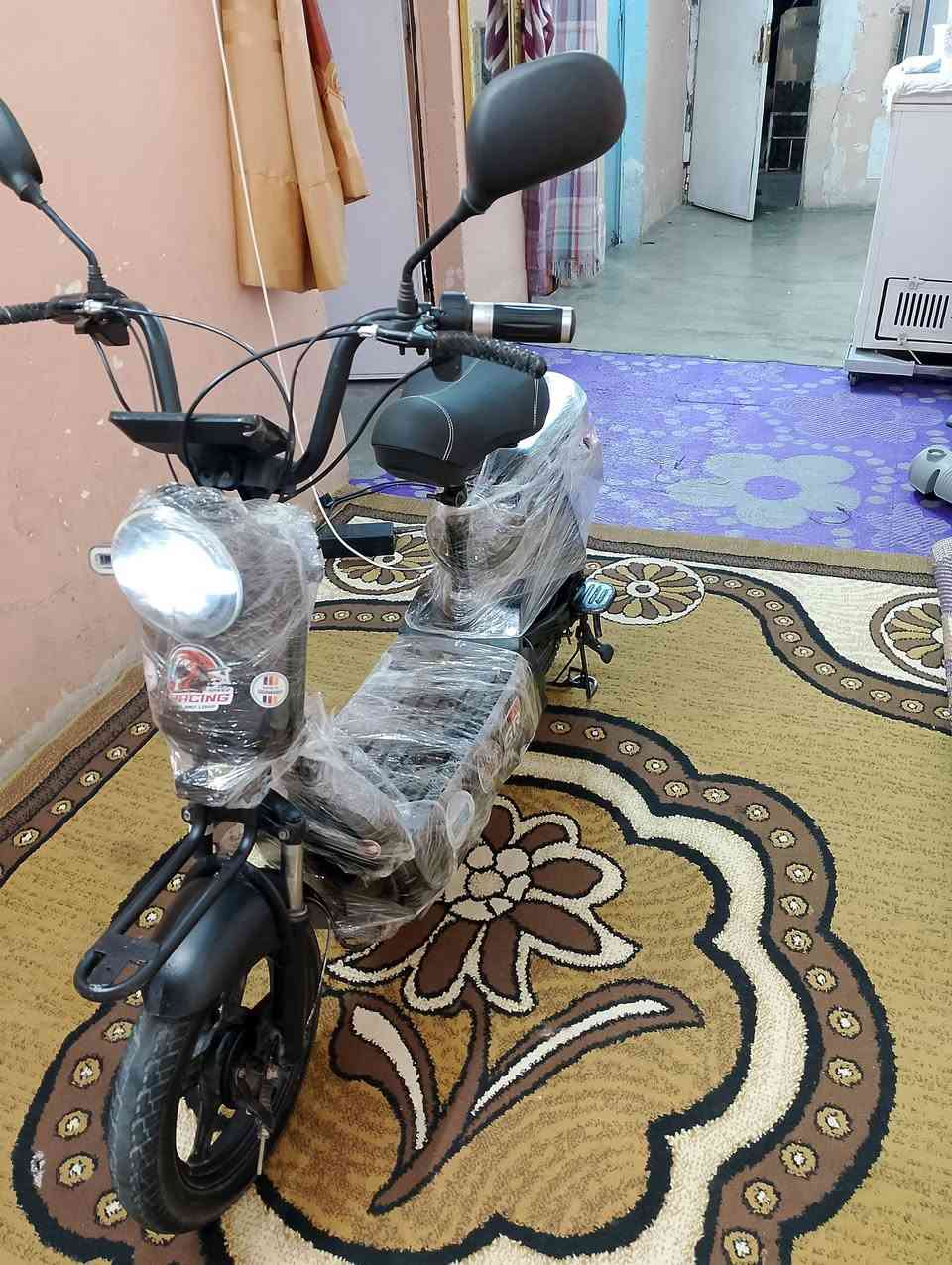 دراجه للبيع شحن موديل 2024 حجم 14 السعر 185 الف وبي مجال للطيبين
السلام عليكم دراجه شحن حجم 14 دراجه جديده موديل 2024 مستعمله شي قليل 4 بطاريات الشحنه الوحده توصلك 25 كيلو متر 
تايرات لوك كهربائيات شغال بريكات مضبوط السرعة مالت الدراجه 3 سرعات على وضع الشركه مع شاحنة بطاريه بلادي  شاشه شغال لوك السعر 185 مكاني كركوك الماس رقمي *********** بيع مستعجل
