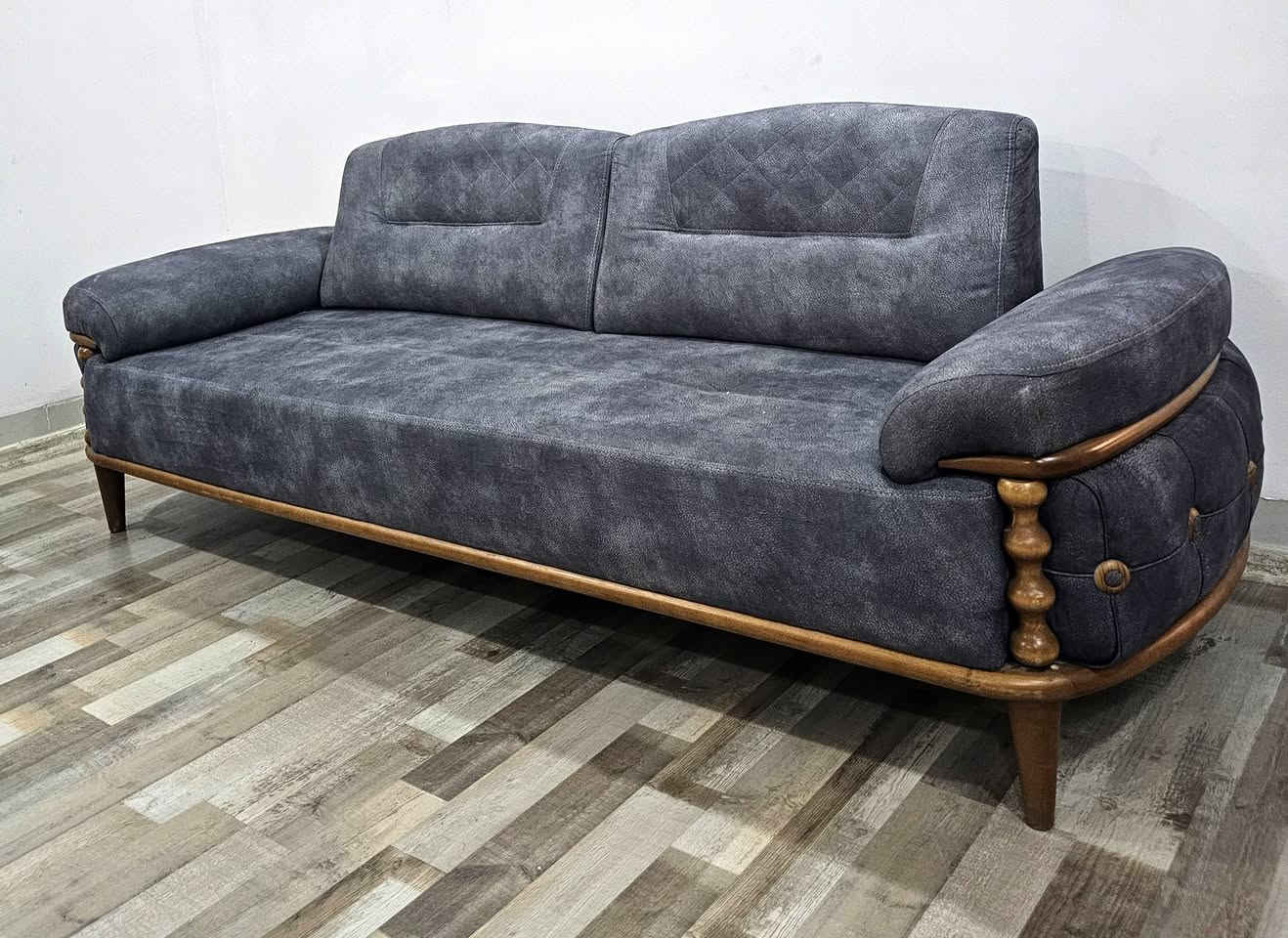 تخم تركي 10 نفر ويصير سرير أيضًا مستخدم ولكن نضيف 

*********** ***********
