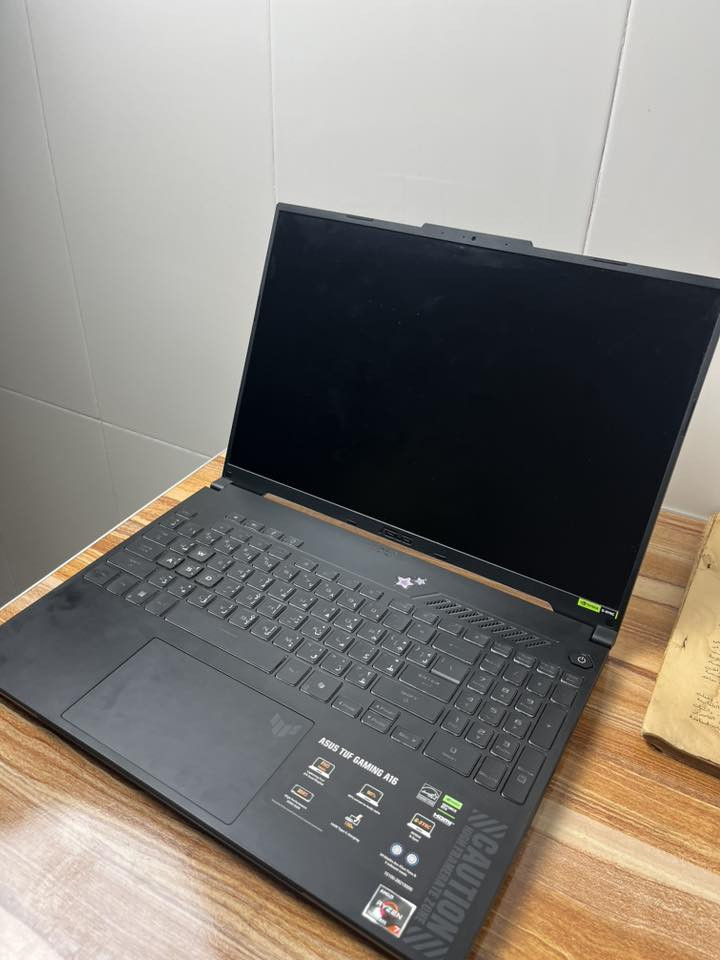 السلام عليكم 
لابتوب اسوس a16 للبيع مستخدم شهر واحد للدراسة فقط
المواصفات موجودة بالصور 
واللابتوب جديد كلش وموجودة كامل ملحقاته مع الكارتون 
السعر مليون و50 
للتواصل واتساب 
***********
