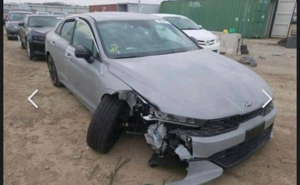 السلام عليكم 
كيا k5 2021
ماشيه 112 الف 
لون سمنتي رقم بصرة معوقين بعدلها ١١ شهر وتصير حره السيارة موضح بالصور حادثها وارد امريكي 
السيارة فول ماعدا الفتحه 
***********
السعر ١٦٥ وبيها مجال بسيط البصرة, العراق
