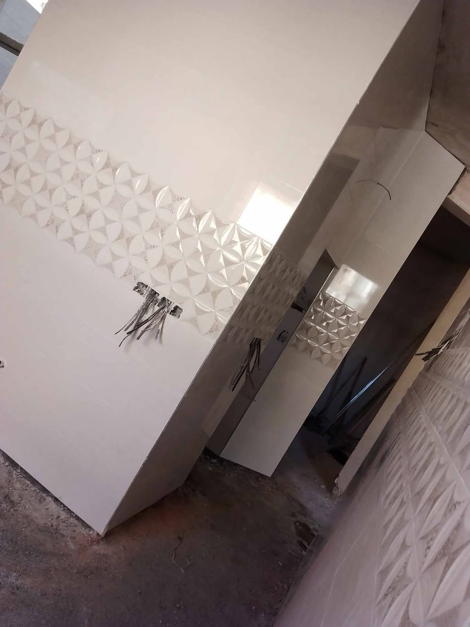 خلفه سيراميك جداري وارضي عملي في كربلاء للتواصل ***********
