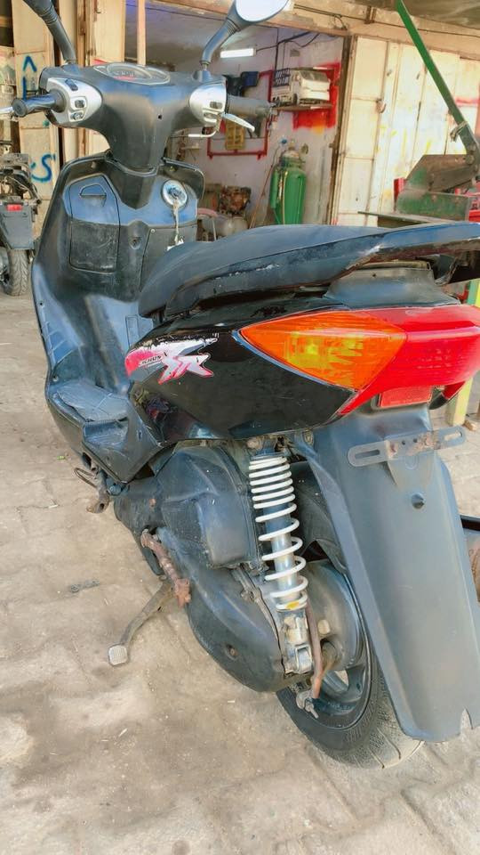 سلام عليكم
سكنس نثيه ياباني 110 
مكينه مكفوله 
باتري جديد كفرات ختم واحد 
كهرباياتها شغاله كلها
كيج سرعه كيج بانزين
معروضه 400 
***********
