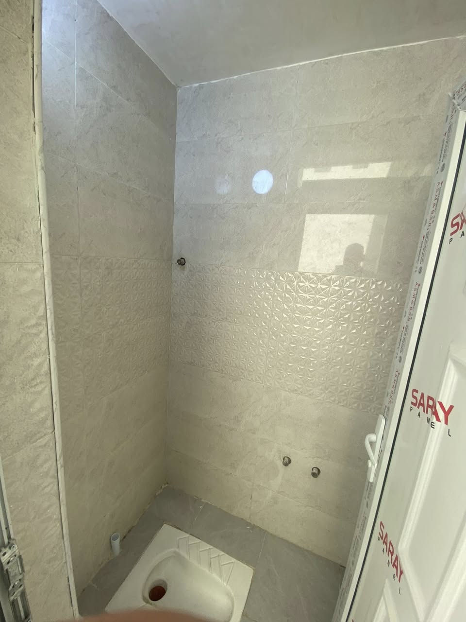 بيت جديد مساحته ١٥٠ متر
في منطقة الريان طابو صرف زراعي 
يحتوي على
 مطبخ ٣.٥ ✖️ ٣.٥
ديوانية ٥.٥ ✖️ ٤.٥
غرفتين ٥ ✖️ ٤ و ٤ ✖️ ٣.٥
حمام ٢.٥ ✖️ ٢
صحيات خارجية 
حديقة خارجية و كراج وصالة كبيرة 
البيت جديد باكيت سيراميك درجة اولى هندي بيبان وشبابيك كلهن تفصال بناء درجة اولى شارع ٨ متر 
السعر ٧٨ 
*********** للاستفسار
