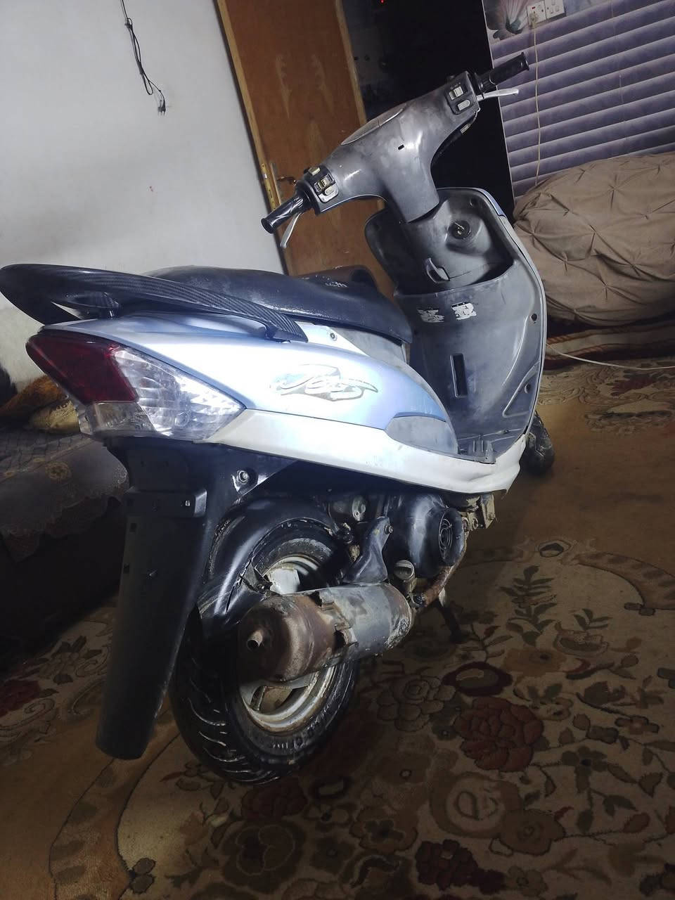 سلام عليكم ماكس منغولي للبيع دراجه كله بلادي مكينه خرسه شغاله نكره سلف سعر 450 العنوان حله نادر الرقم ***********
