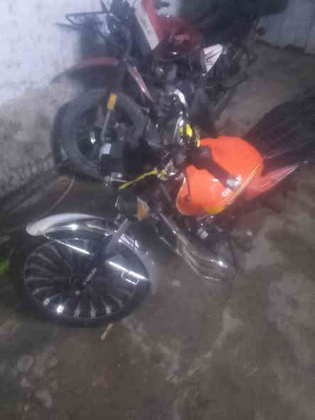 سلام عليكم سونلنك مكينه سوده حجم المكينه 200 سي سي مديل 25شاشه اكترونيه بصمه تشغيل عن بعد موصفات فول بيه مكاني بغداد حي اور او البنوك سعر 850وبيه مجال رقم الهاتف ***********
