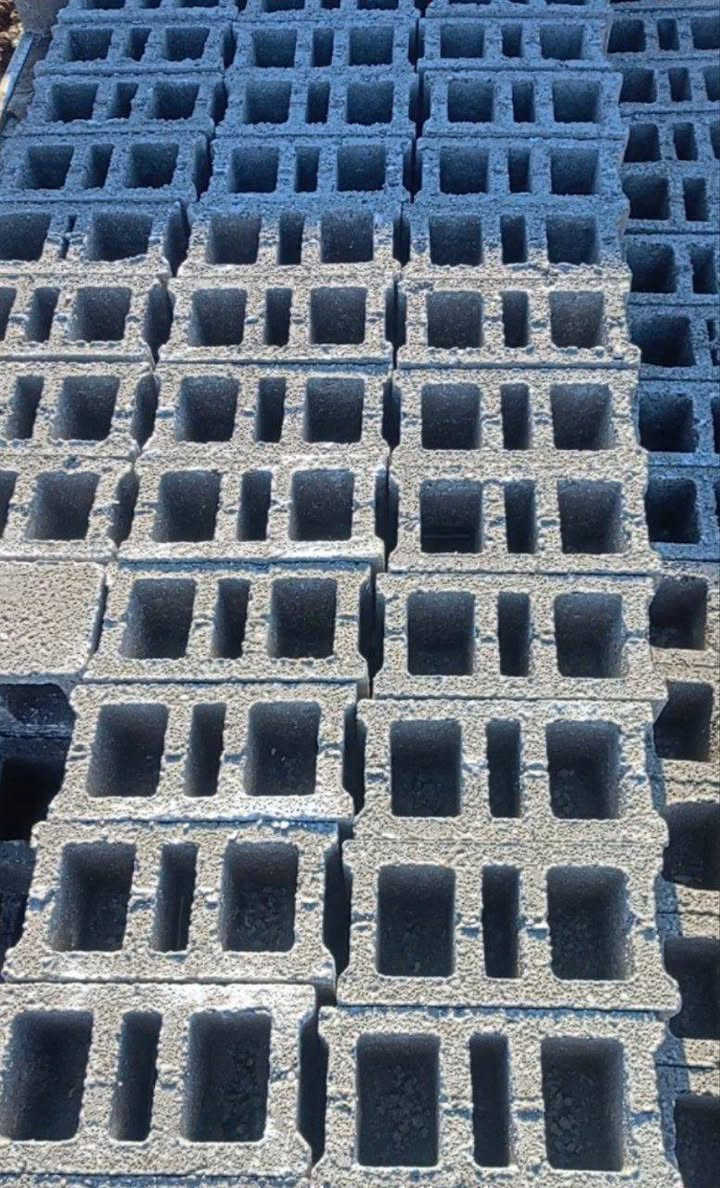 سلام عليكم ابلوك الشمال للبيع بأنسب لاسعار كل لانواع متوفره ثقيله وخفيفه شرط گلاب هاذ رقمي السعر خاص
***********
***********
