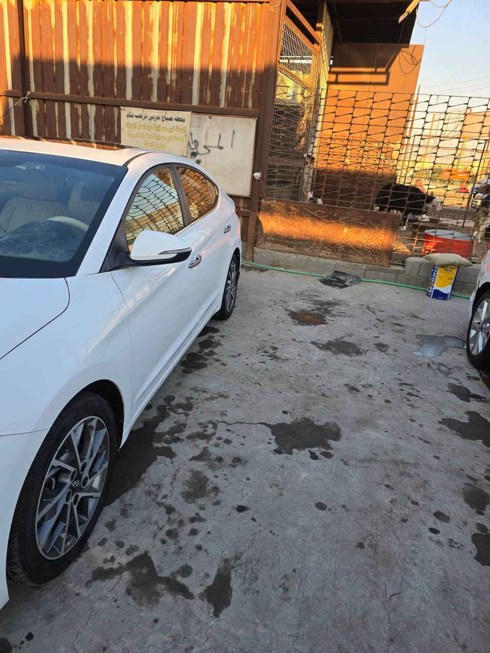 سيارة النترا موديل 2020 فول مواصفات .منضومه تبريد ما توكفك عمر 
كفالة كير+محرك
كفالة عامة عدا التكمة بارد بالجهاز ال3D مكان الضربة قليل
وبيها صدمه صغير ب الجاملغ كما موضح بالصورة السيارة فول نضافة وكشرها كلش نضيف 
والسيارة بعد ٩ اشهر تصير حرة كبل تحويل من راعي السيارة
السعر 160 و بيها مجال 
العنوان البصرة قضاء شط العرب الجزيرة 
رقم الهاتف *********** الزبير, البصرة
